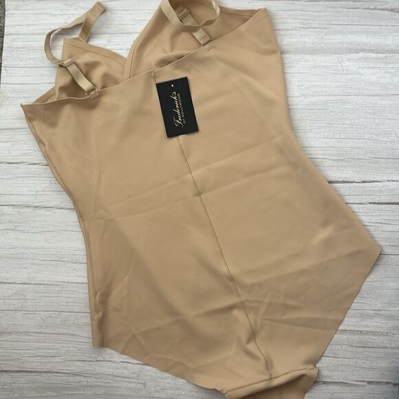Frederick’s Of Hollywood Shaping Teddy Bodysuit Plus Size 3X/4X Nude NWT - Picture 3 of 7